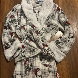 Women’s Peanuts Snoopy Christmas Pajamas - White and Gray